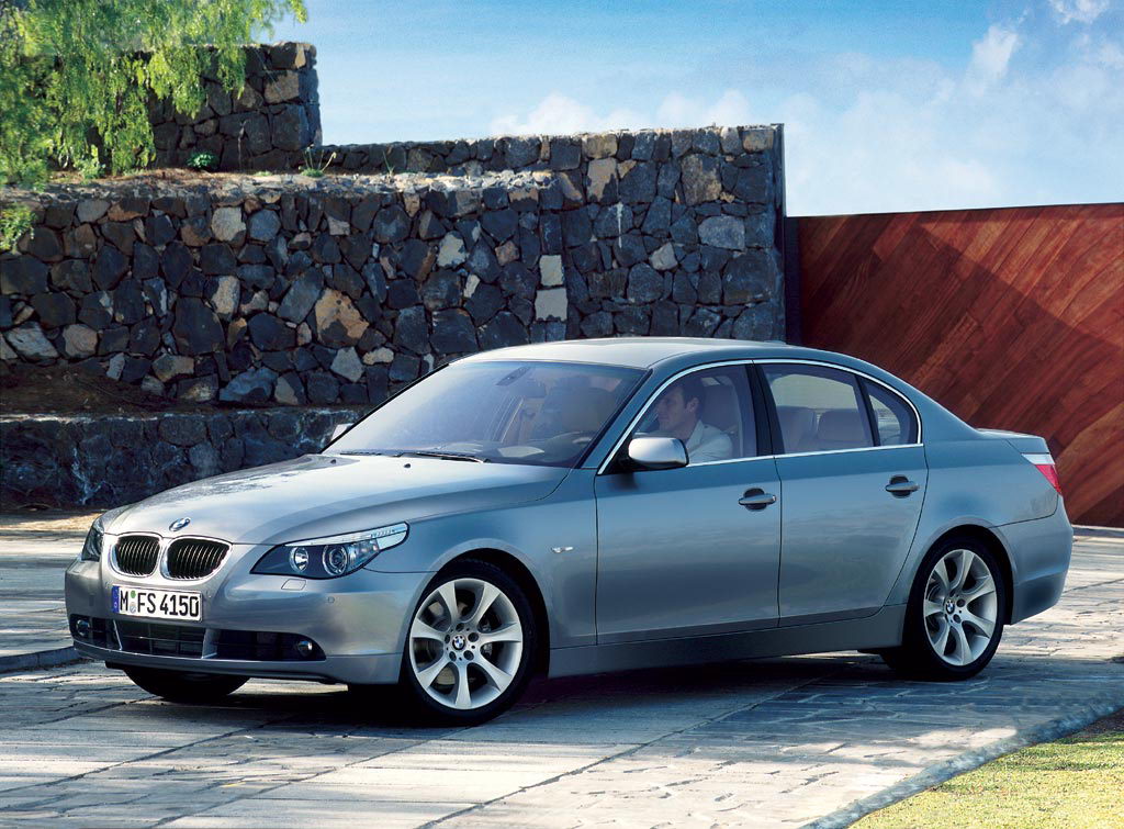 BMW 5 Series 2003 001.jpg